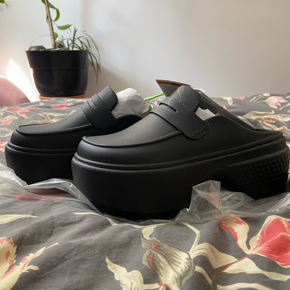 CROCS Black Stomp Loafer